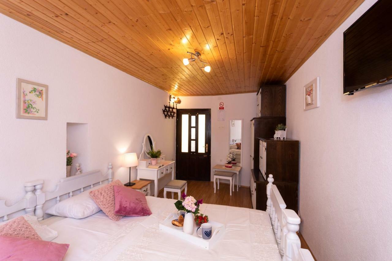 Apartman Verbenia Vrbnik  Exteriör bild