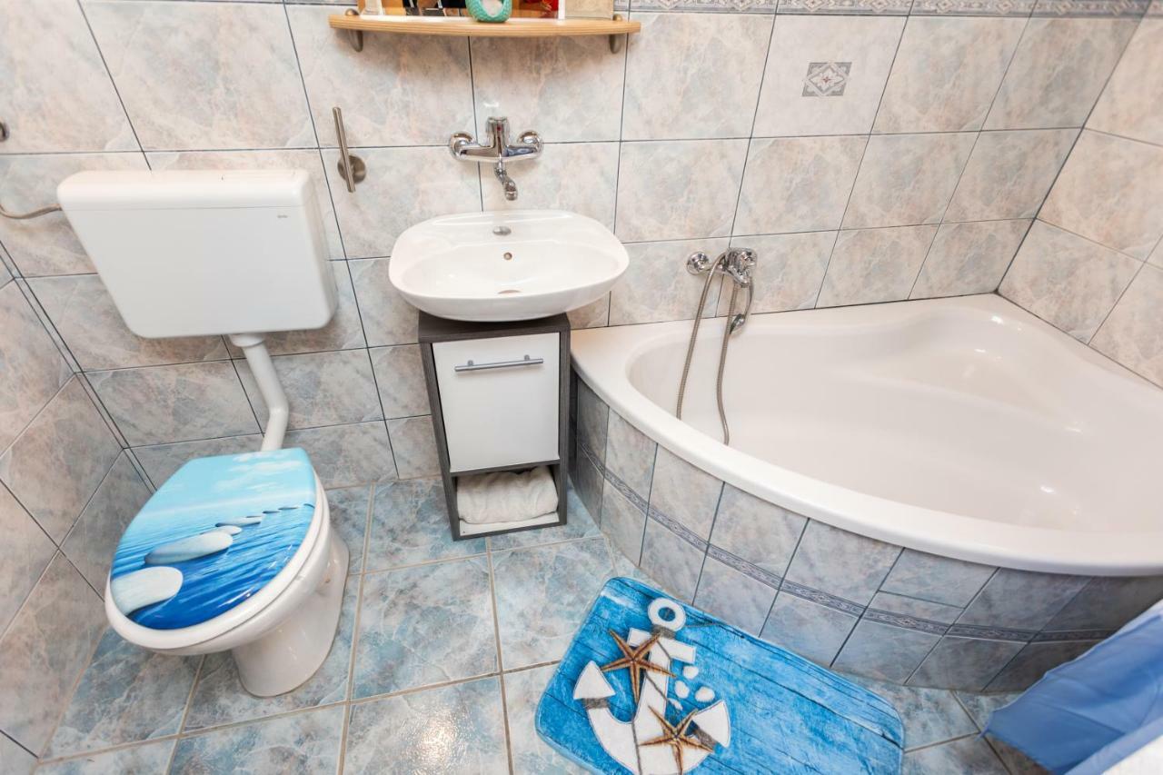Apartman Verbenia Vrbnik  Exteriör bild