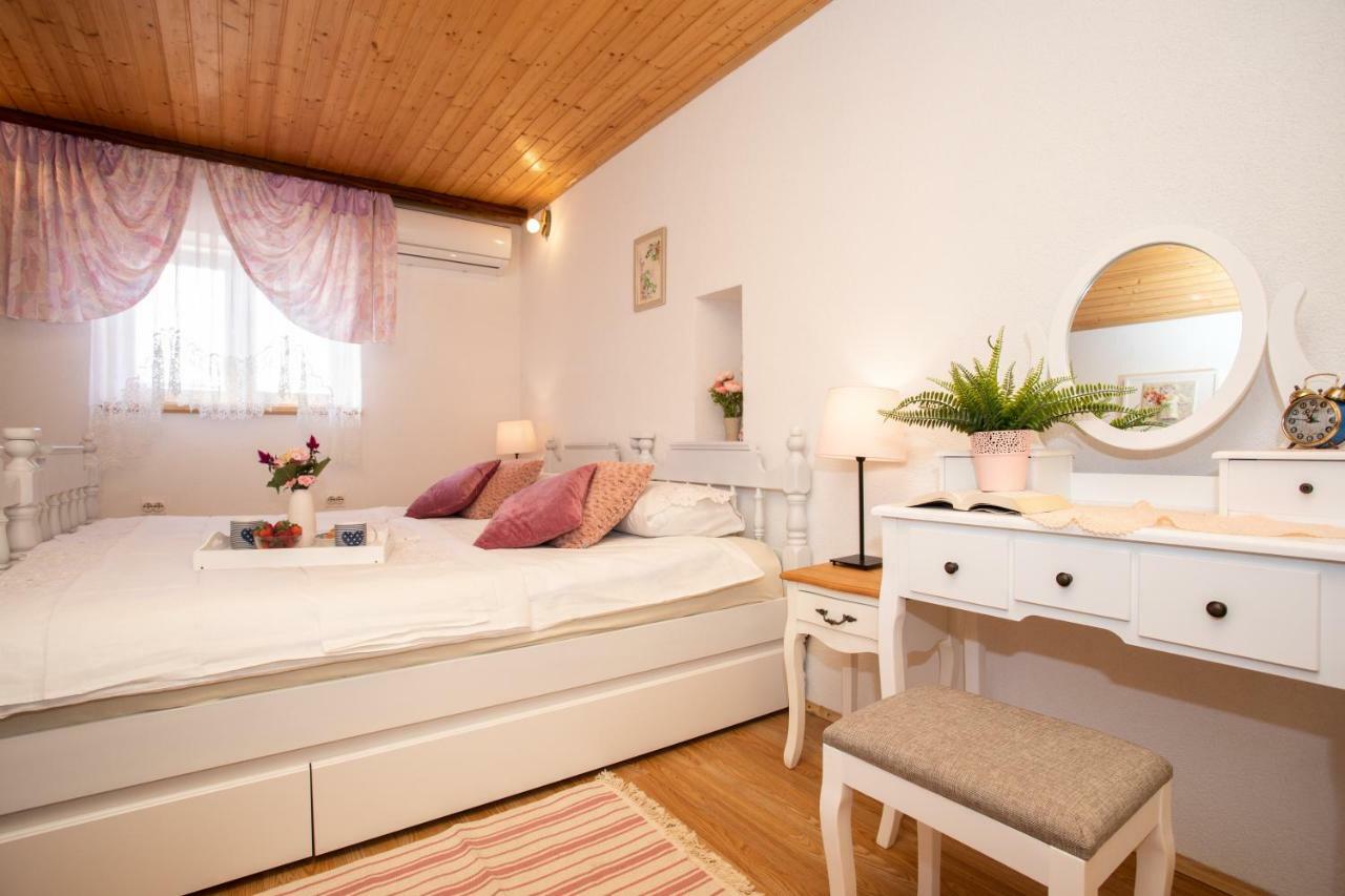 Apartman Verbenia Vrbnik  Exteriör bild